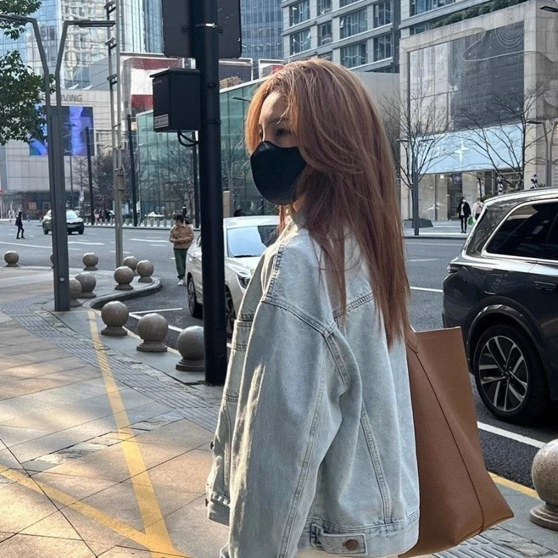 

Korean Style 2025 Spring Autumn Women Loose Denim Jacket Long Sleeve Top High End Simple Elegant Vintage Blue Light Color