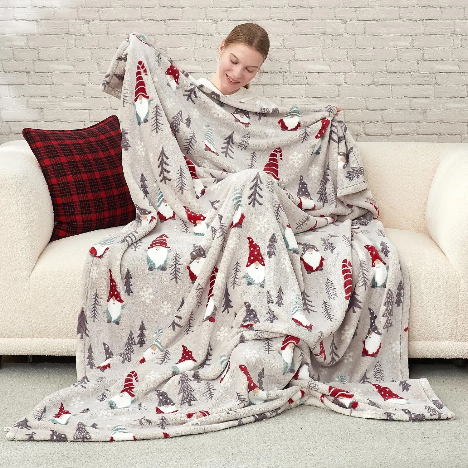 Hot Sale Cozy MilkyPlush Christmas Gnome Blanket Soft Comfortable Xmas Throw Blanket Home Sofa Decor Factory Wholesale