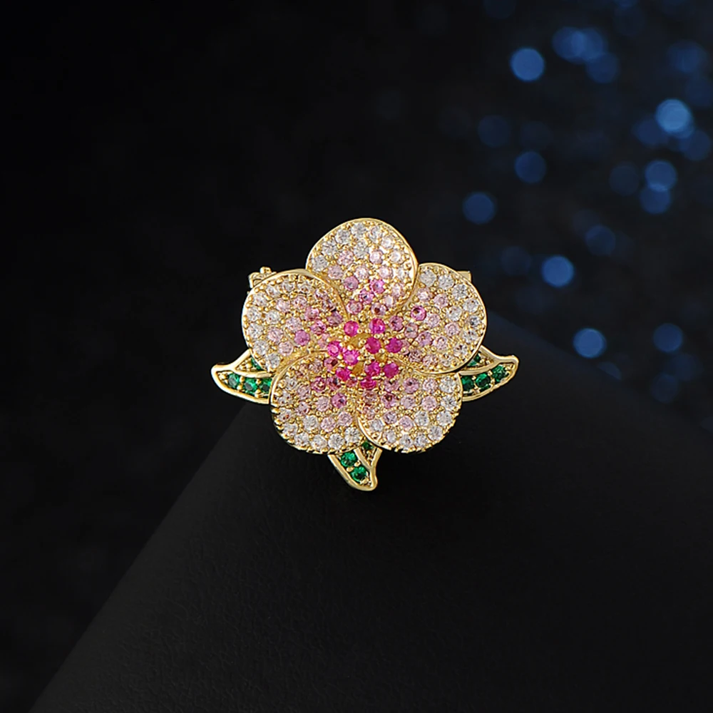 Small Camellia Rose Brooches for Women Elegant Zircon Rhinestone Pines Corsage Temperament Coat Female Accessories Pins