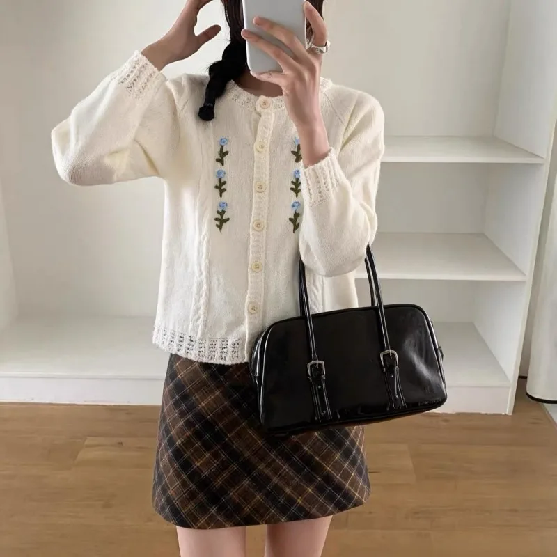 Hand-embroidered Three-dimensional Flower Sweater Coat New Spring Autumn Style Sweet Gentle Versatile Knitted Cardigan Women2026
