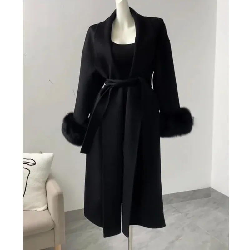 Cappotto invernale in tweed nero peloso medio-lungo con polsini sfocati, vita ampia, cappotto di lana di fascia alta Giacca versatile da donna