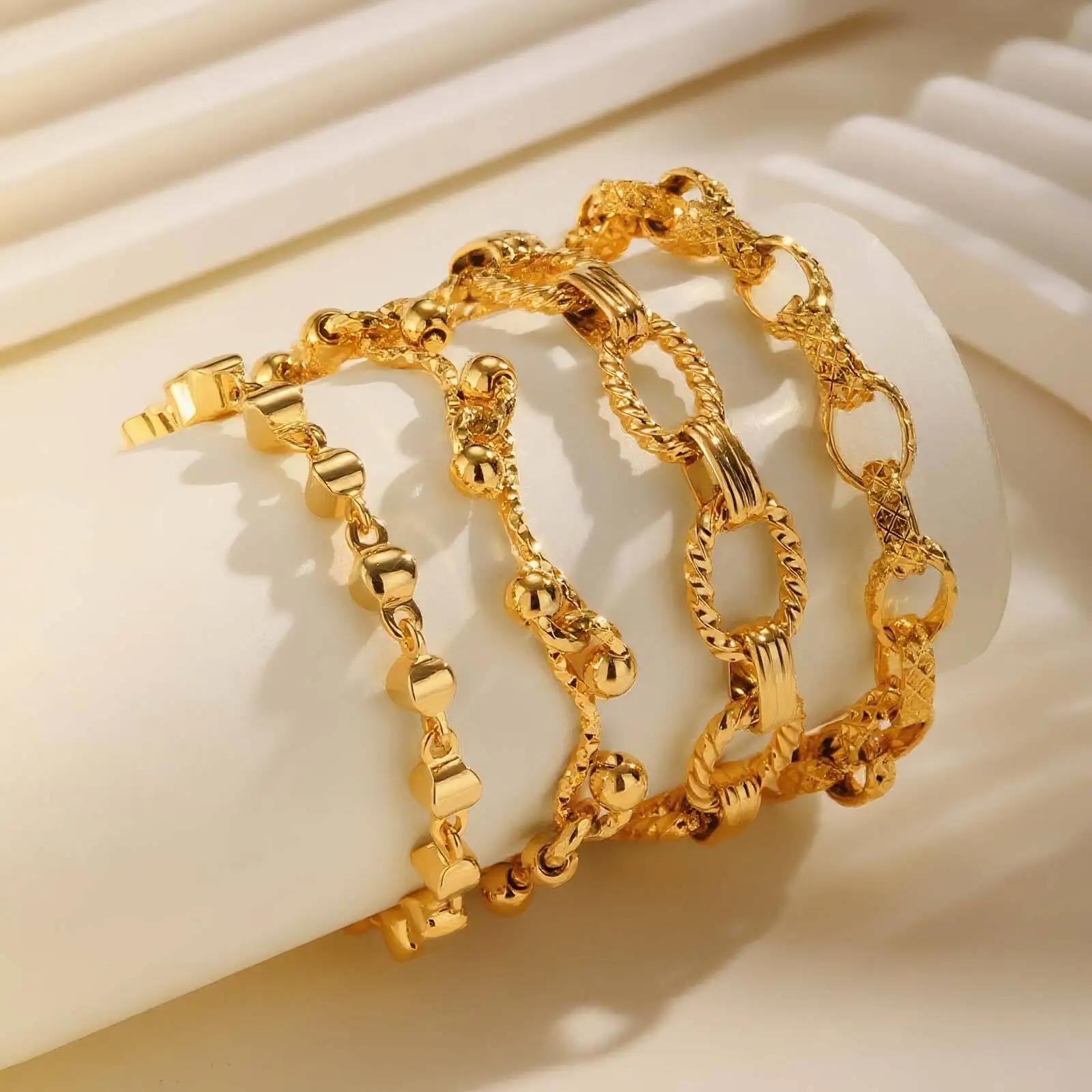 

Vnox Classic 18K Gold Plated Chain Bracelet For Women Girls Stainless Steel Handmade Chain Charm Hand Jewelry