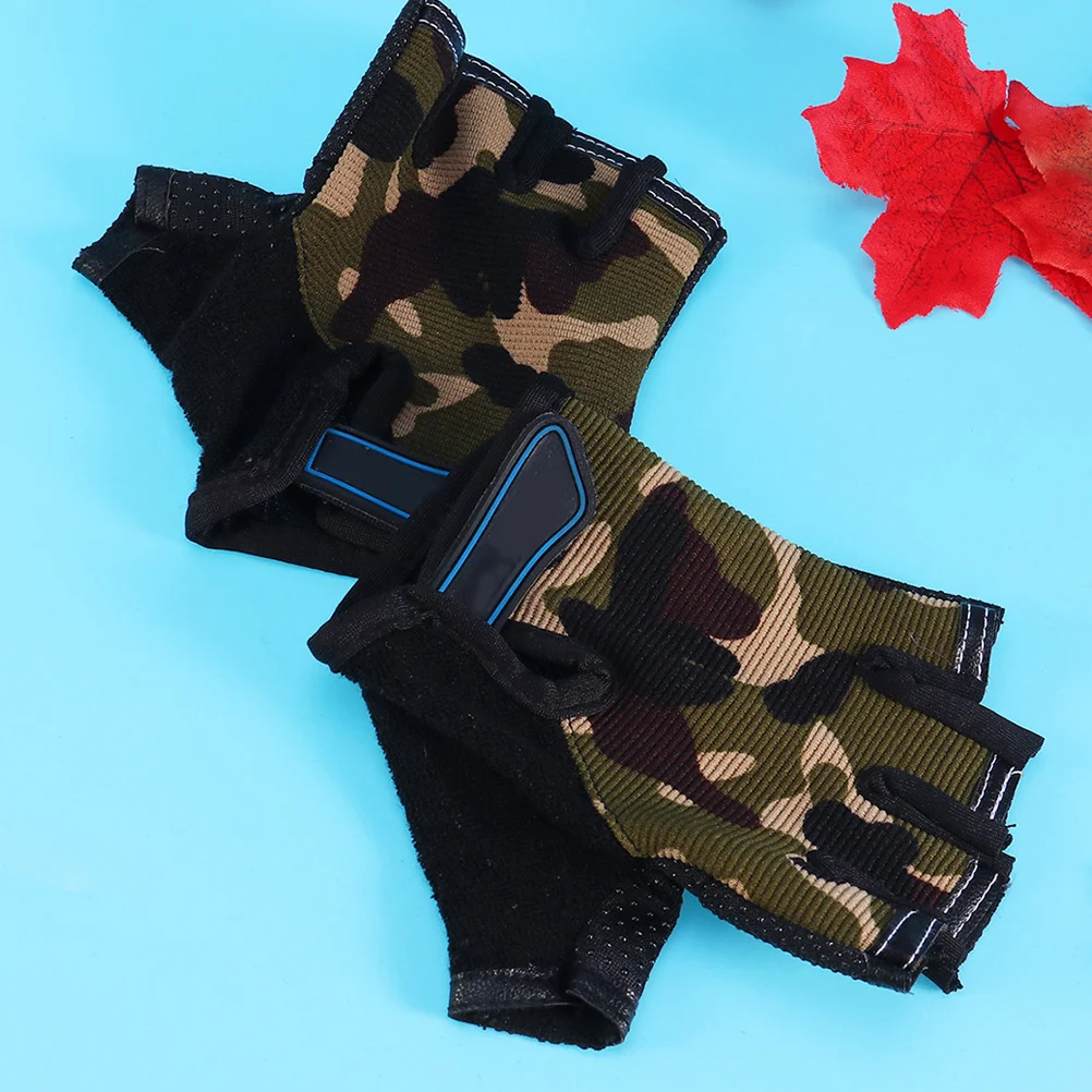 1 Pair Kids Cycling Gloves Half Finger Design Anti-Skid Durable Sports Gloves For Children Outdoor Activities Camouflage