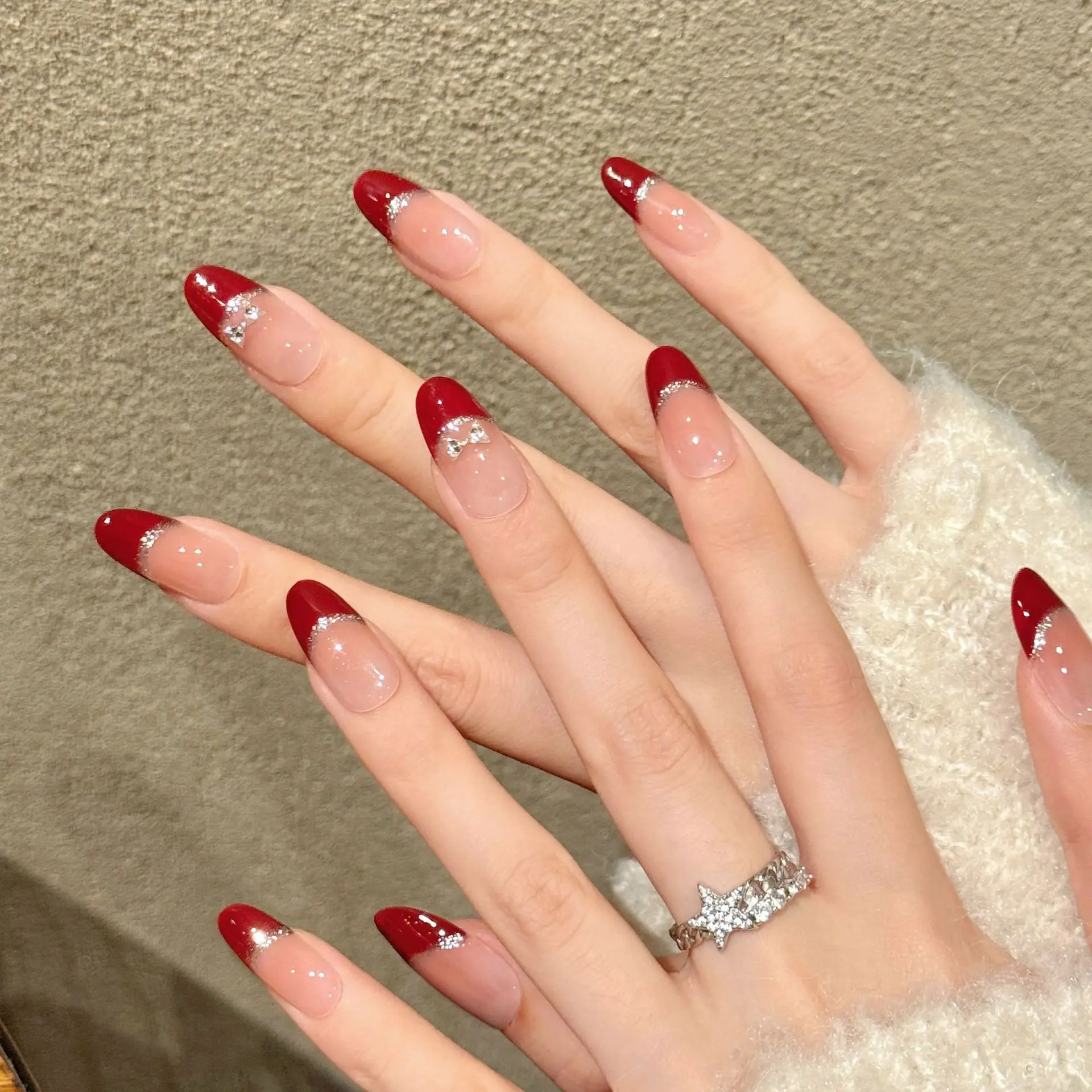 Faux ongles ovales courts à pression, rouge, nu, argent, nœud à paillettes, faits à la main, élégants, blancs, améliorant l'art des ongles, avec 4 pièces, 10 pièces