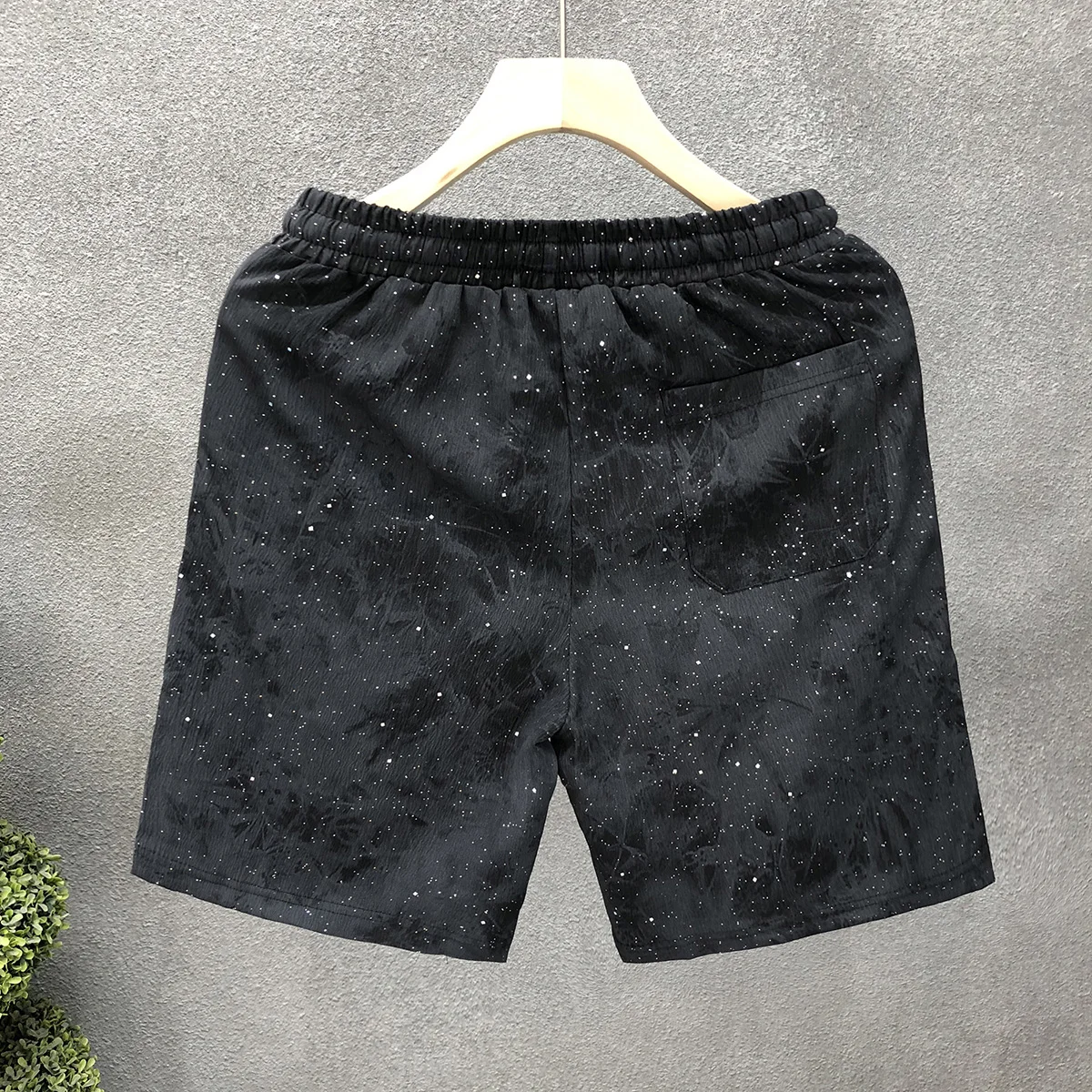 Korean Summer New Fashion Printed Rivet Shorts Handsome Sunshine Men's Loose and Versatile Casual Drawstring Five-point Pants