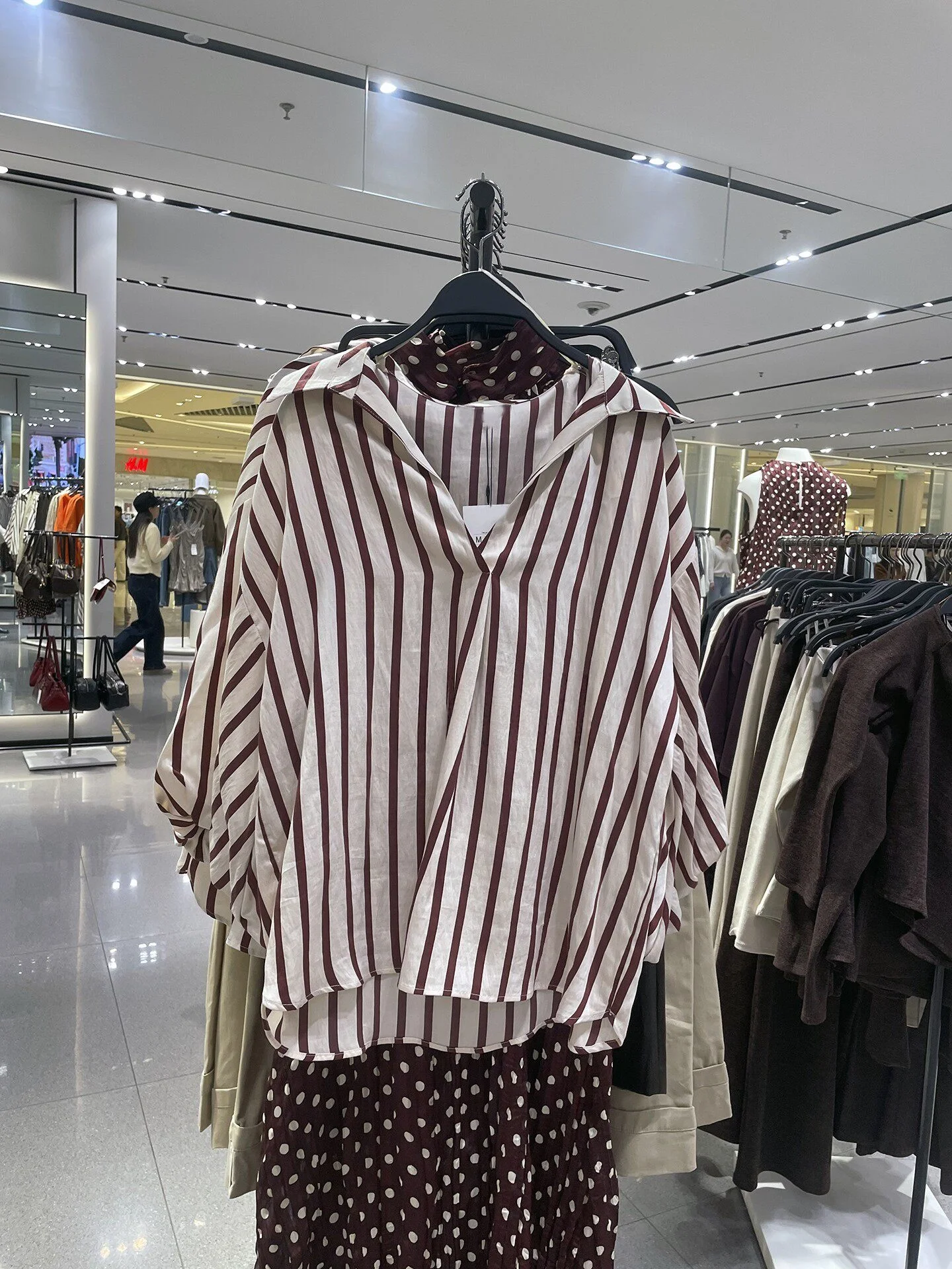 

2026 New Women's French Retro Lazy V-Neck Design-Chic Unisex Flared Collar Striped Bubble Sleeve Shirt