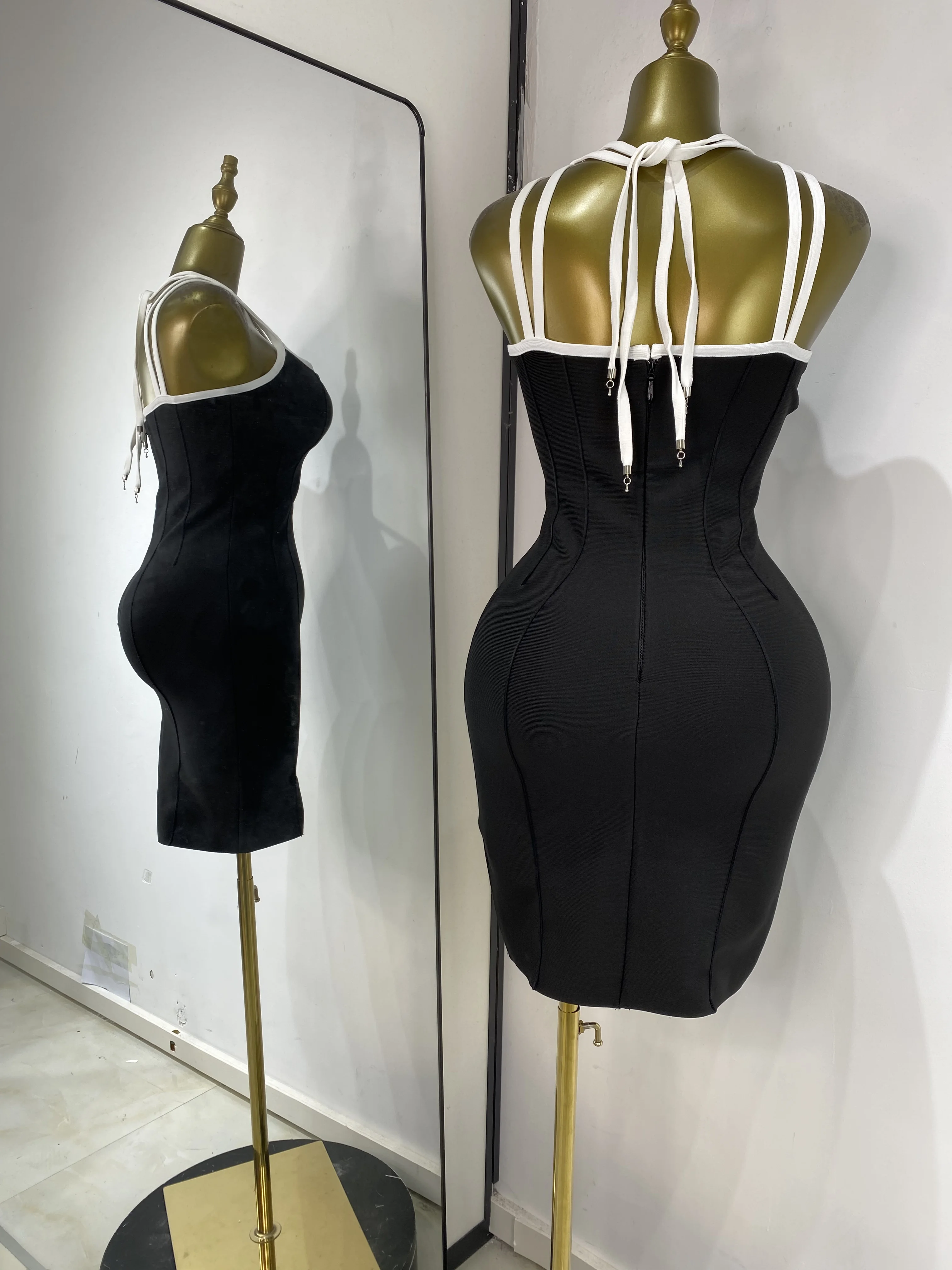 فستان نسائي صيفي أسود بأشرطة متقاطعة بطبقة مزدوجة Bodycon فساتين حفلات مسائية صغيرة محبوكة مرنة في الشارع العالي