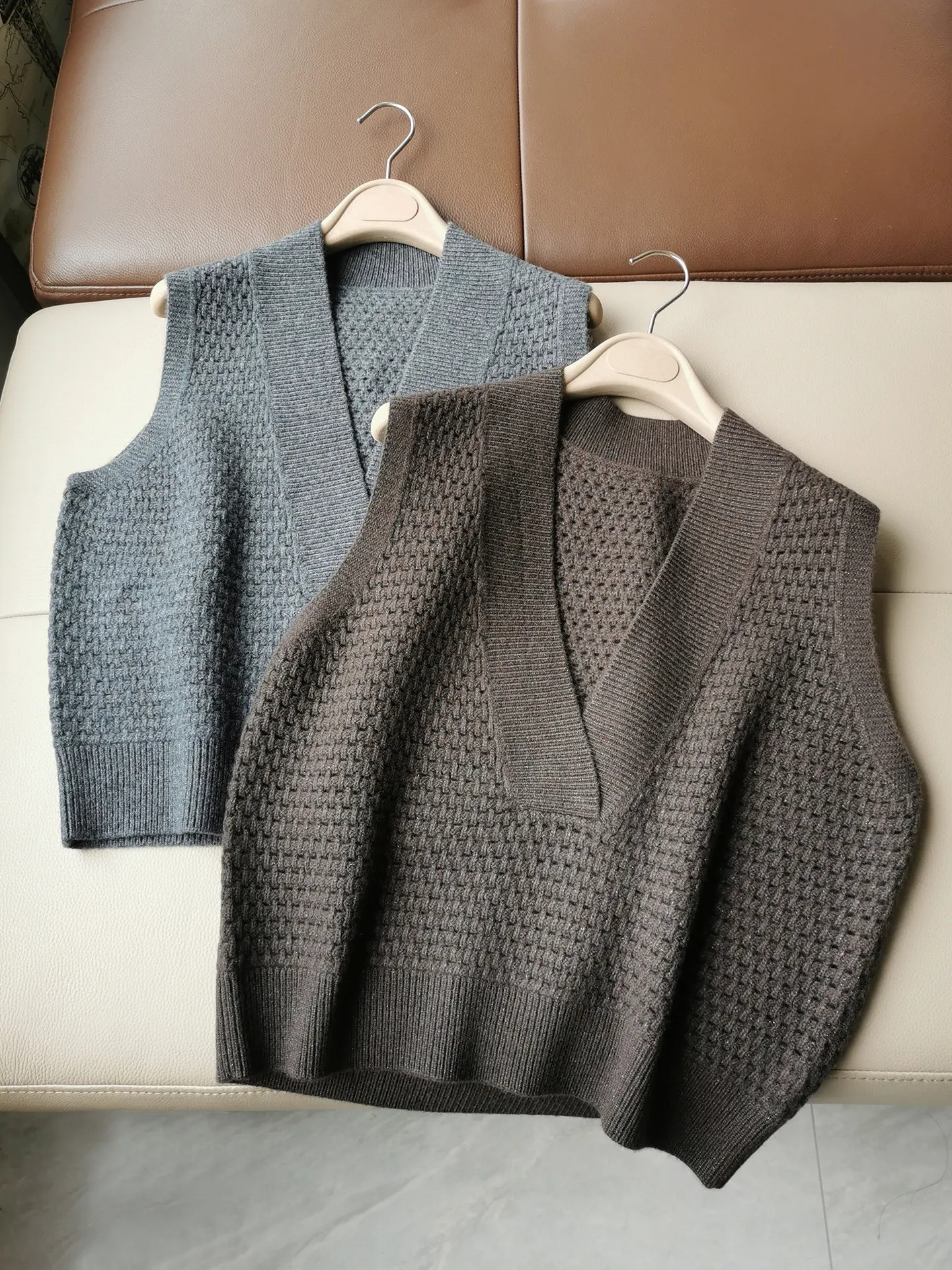 2026 Women's Autumn Winter New Wool Cashmere Hollow out Large V-neck Sleeveless Knitted Vest