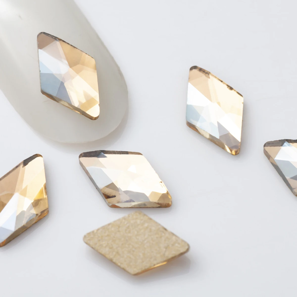 100 Stück Glas Flatback Nail Art DIY Maniküre Glitzer Strass Rhombus Kleber auf Kristallen 3D Nagelzubehör Dekoration – Detail 11