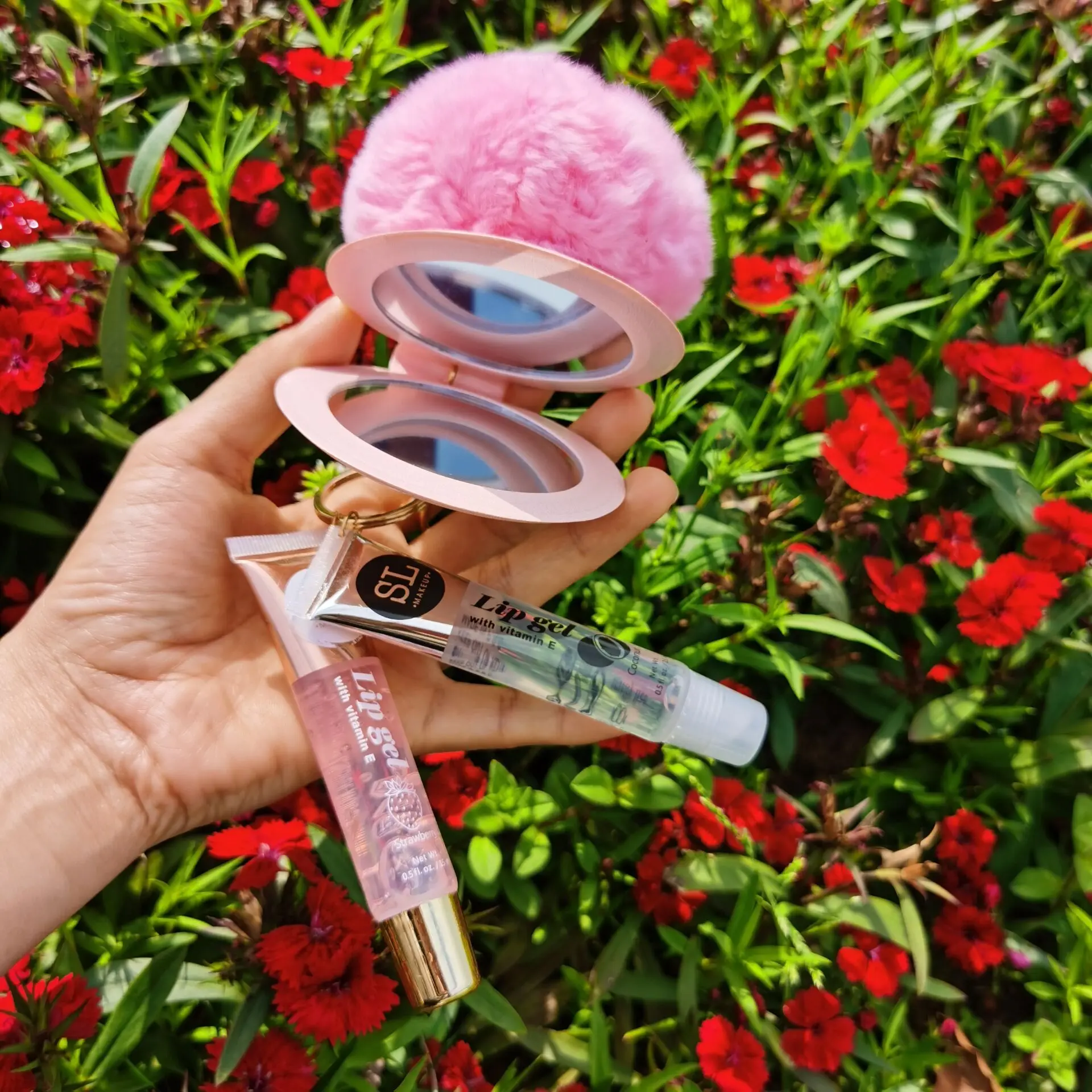 High Quality POMPOM Keychain Lipgloss With Mirror Lipgloss Base Wholesale Private Label Vendors Lip Gloss