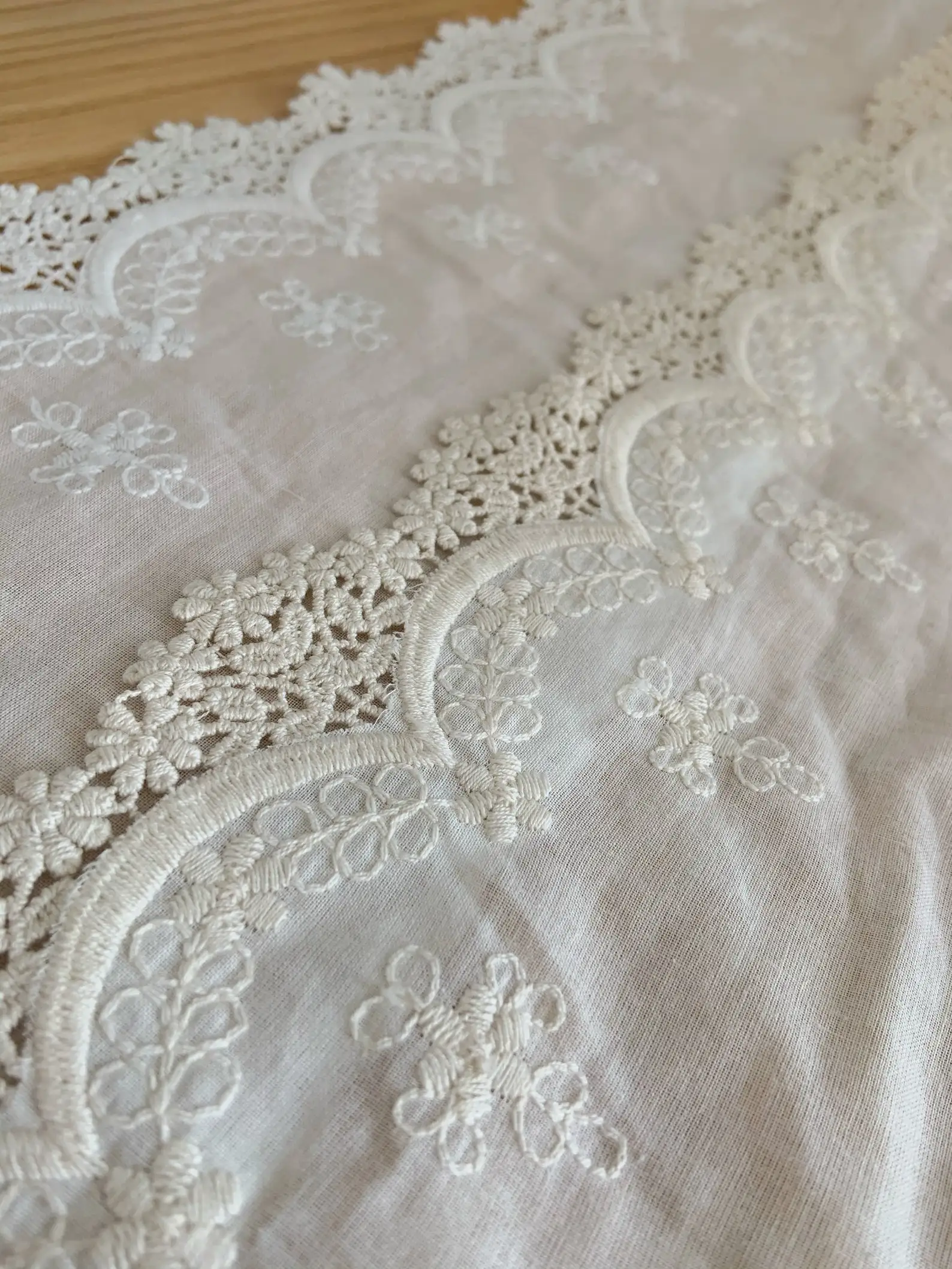 5 Yards Ecru Cotton Embroidered Eyelet Lace Trim for Dress Garments Home Textile Trimmings Applique Sewing DIY DC0415