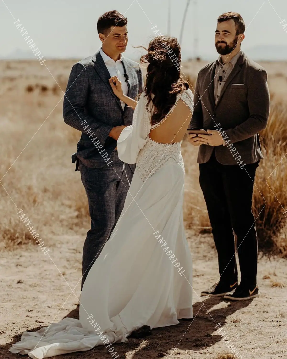 Suknie ślubne w stylu boho z długim rękawem bez pleców głęboki dekolt w serek Backless suknie ślubne Dreamy Noivas Chic Rue de soriee DW196