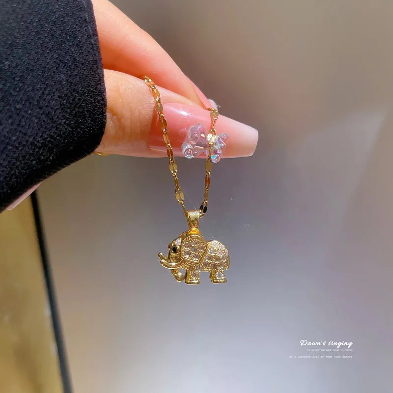 Fashion income cute elephant necklace light luxury micro mosaic three-dimensional elephant animal girl pendant auspicious gift