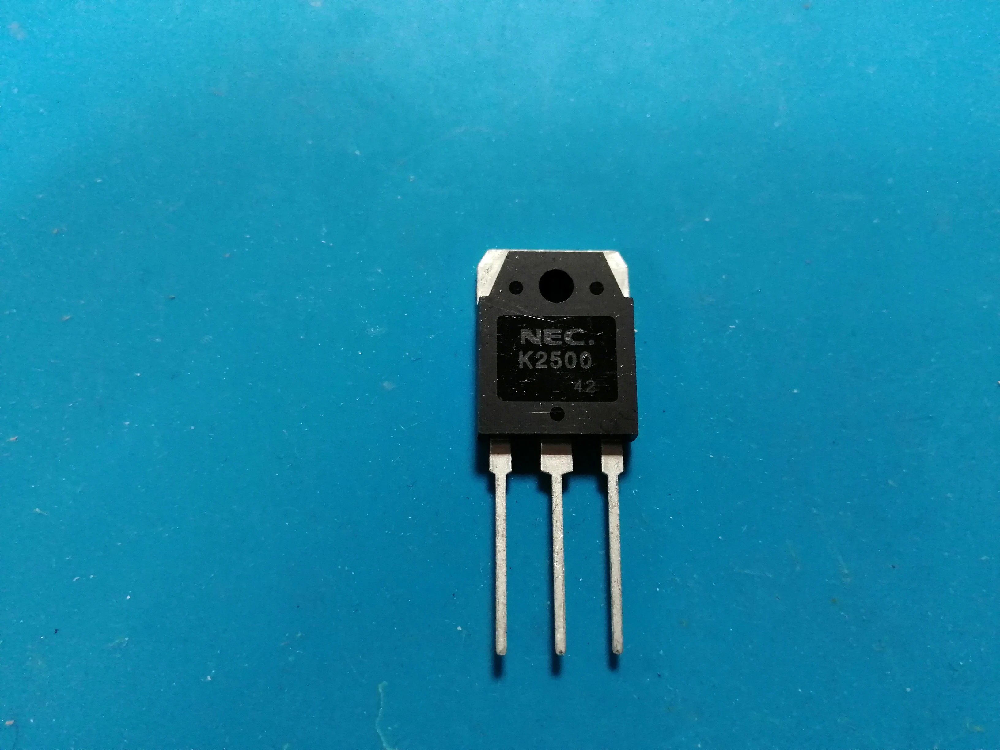 مراجعة وتحليل مكونات Transistor NEC K2500 2sk2500 لمستخدمي OpenWRT