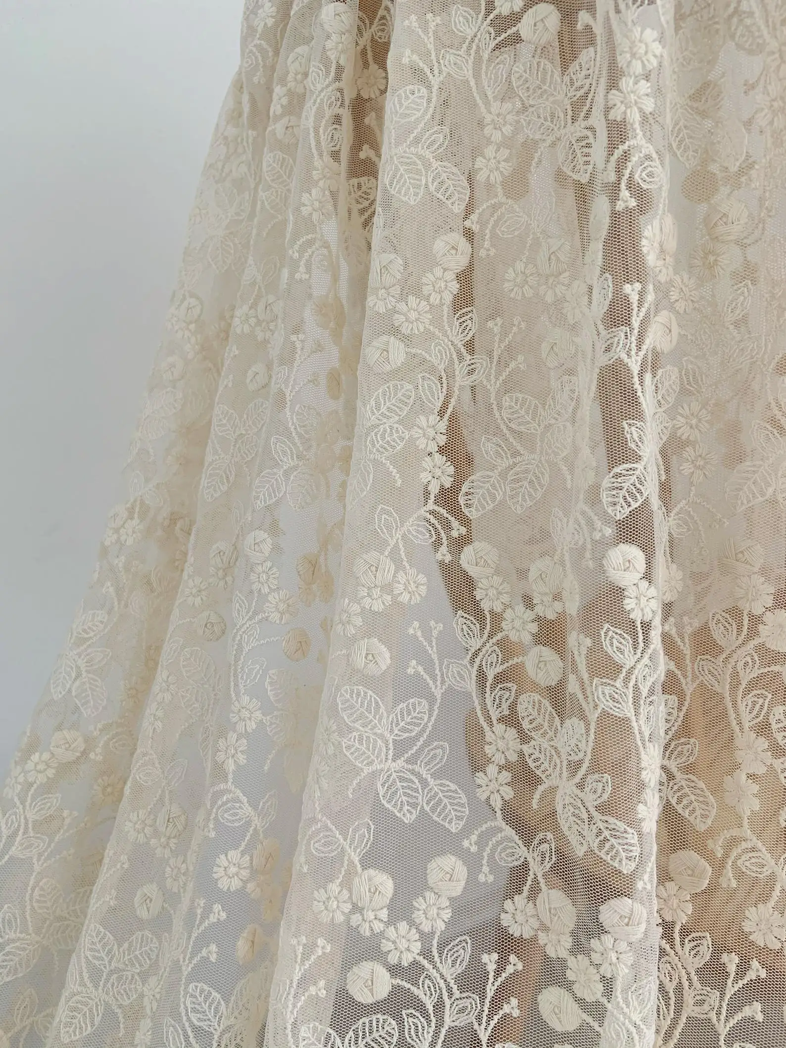 Ivory Embroidered Tulle Lace Fabric With Elegant Florals Beige Mesh Lace Fabric Retro Style Wedding Table Cloth