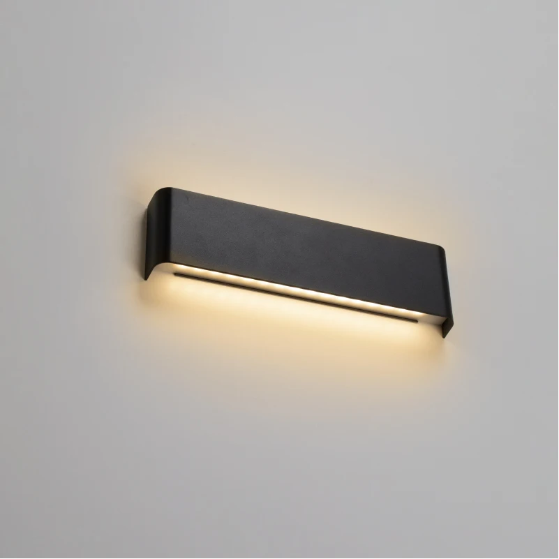 8W modern style black long strip waterproof LED wall lamp, can be installed indoors and outdoors, warm light 3000k