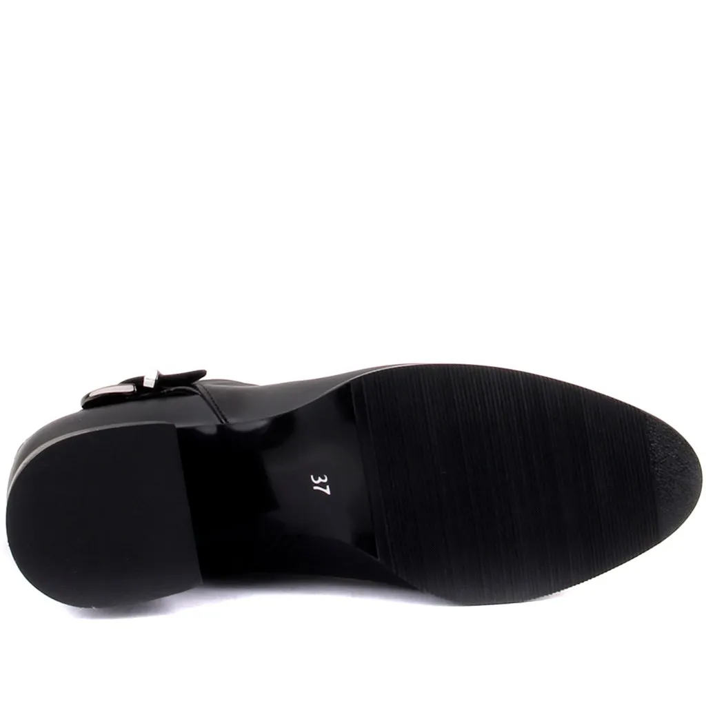 Botas femininas da cor preta sail-lakers