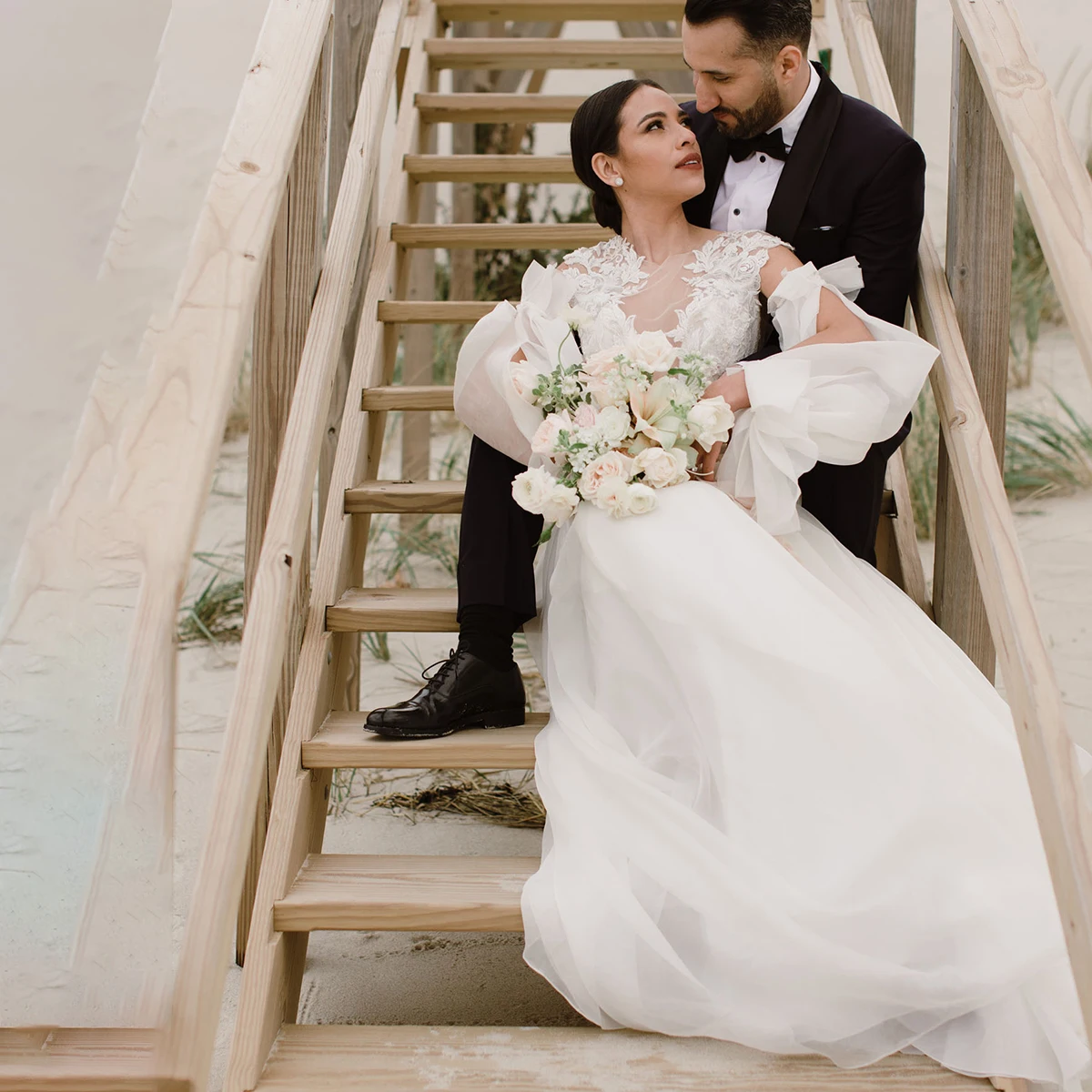 Vestido de novia de manga larga abombada extraíble, vestido de novia de gasa, con Espalda descubierta, fruncido de encaje, hecho a medida