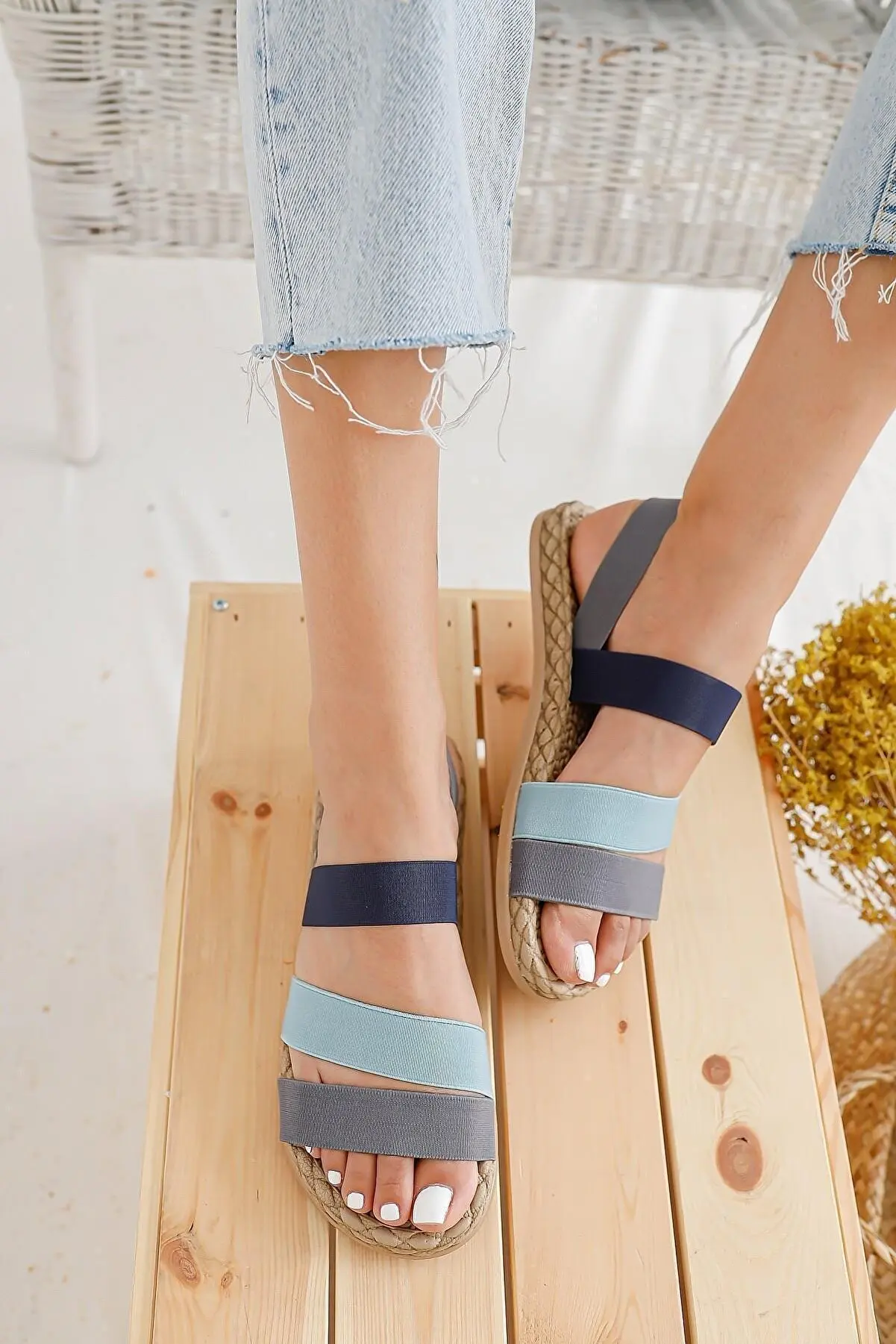 

2022 Sandals Women Navy Blue Black Fashion Style PU Summer Flat, New Party Beach Women Sandals, Women Colorful Striped Sandals