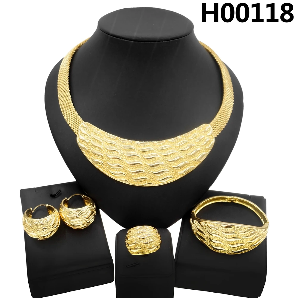 Imagem -05 - Dubai Gold Color Jewelry Conjunto para Senhoras Estilo Simples Colar Pulseira Wedding Party Wear Brincos de Moda Novo