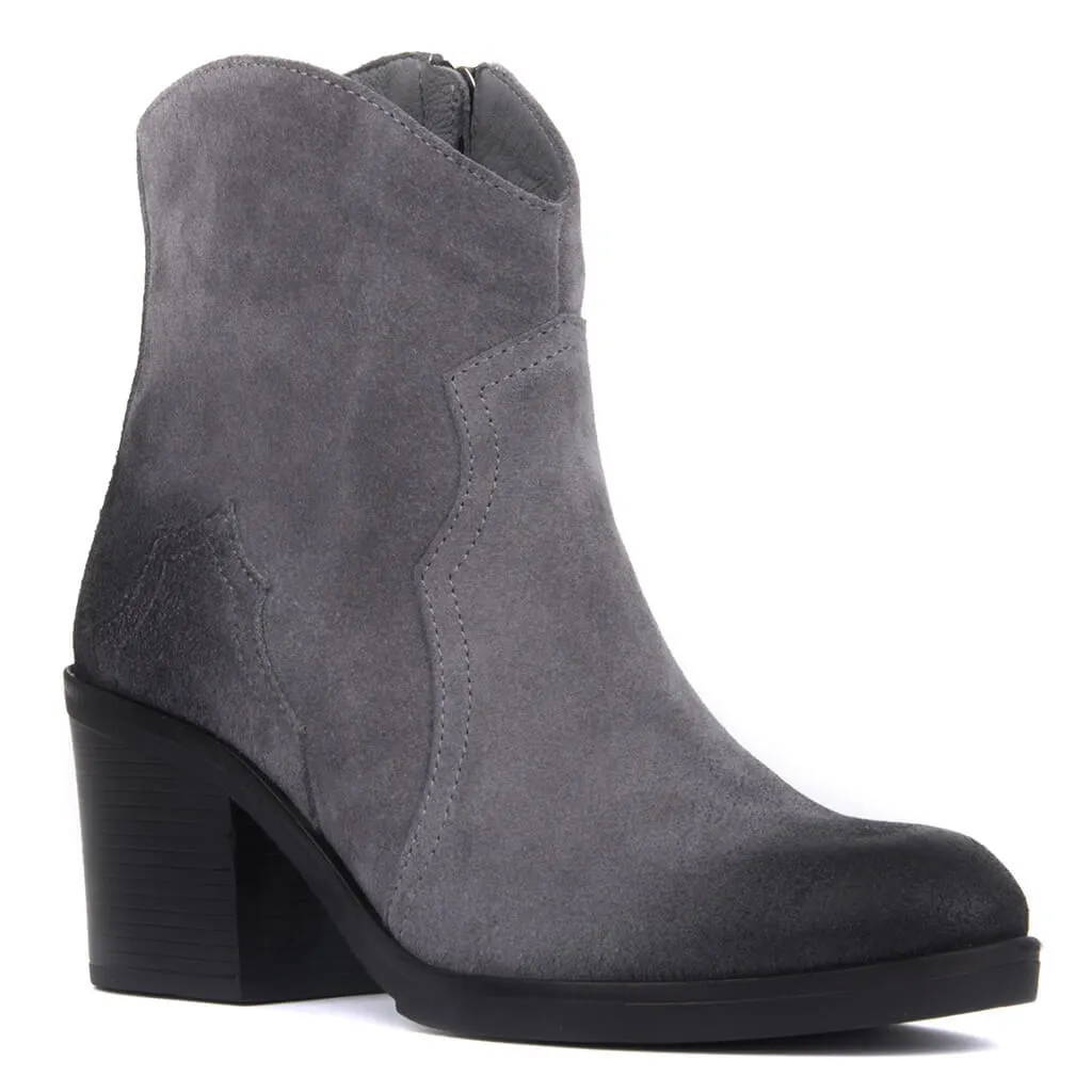 Botas de camurça para senhoras