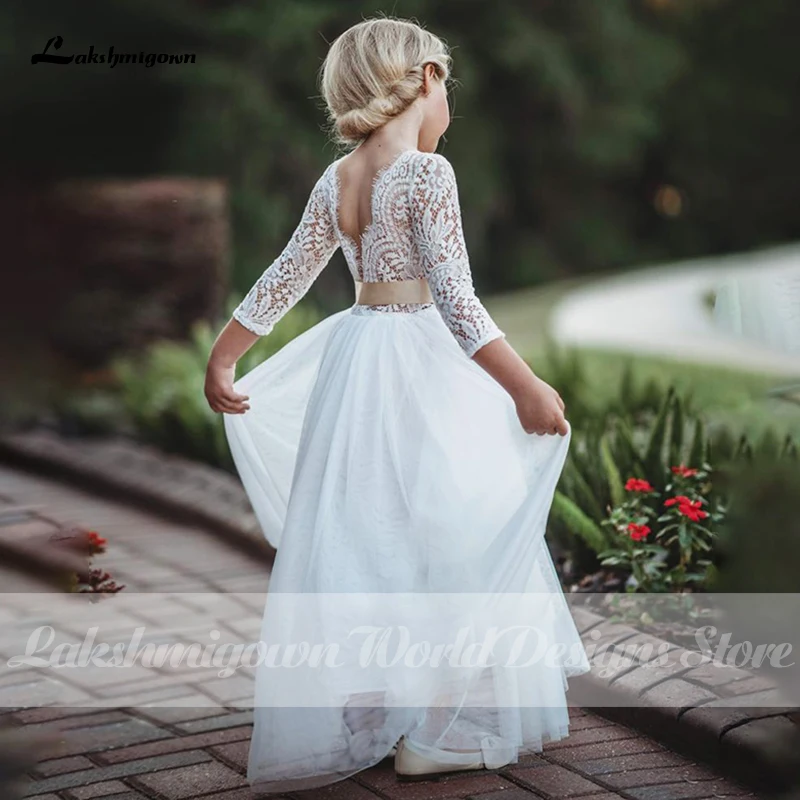 Beautiful White or Ivory Long Flowing Flower Girl Dresses Scoop Neck Boho Vintage Country Style Tulle Lace Flower Girl Gowns