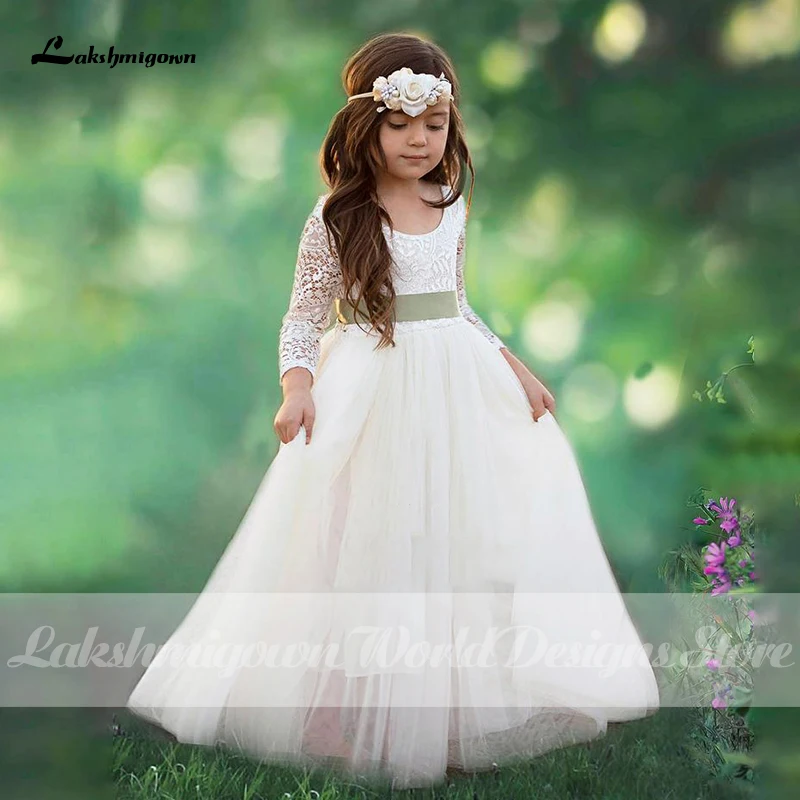 Beautiful White or Ivory Long Flowing Flower Girl Dresses Scoop Neck Boho Vintage Country Style Tulle Lace Flower Girl Gowns