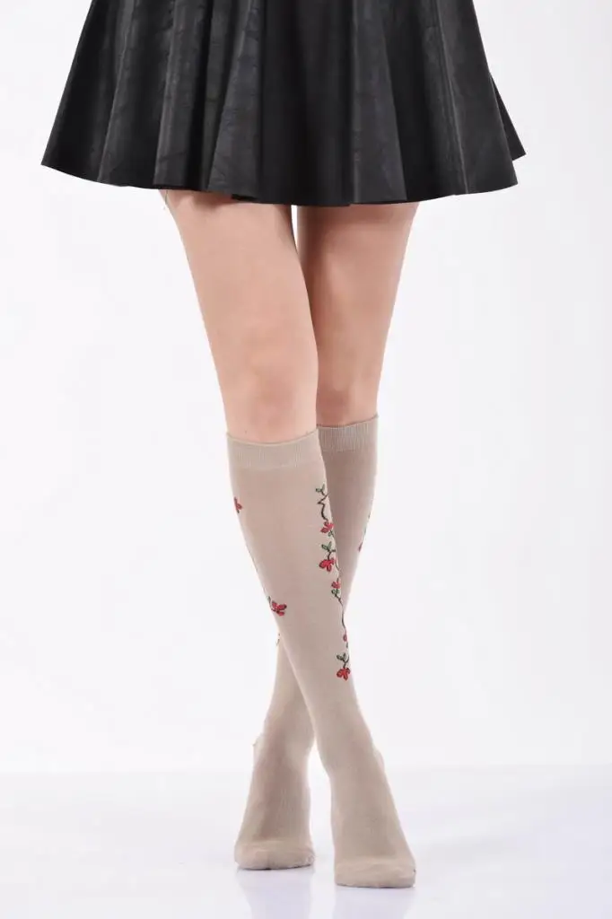 Idilfashion Women Hand Red Floral Below-Knee Stocking-Beige-B-ART013 (3'LÜ PACKAGE)