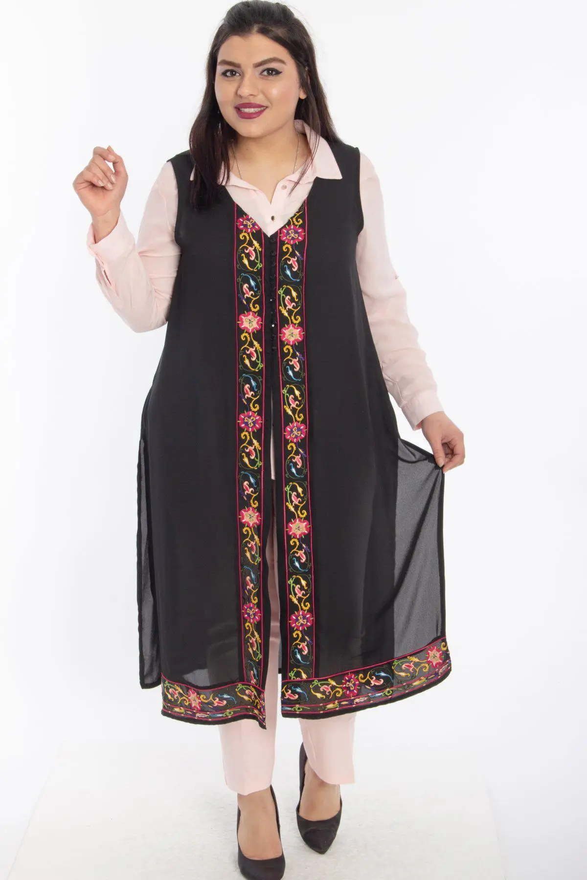 Hanezza Plus Size Embroidered Vest