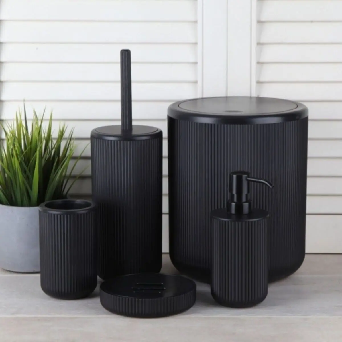 5 Pcs Black Bathroom Set Line Pattern Lux Toilet Brush Trash Can Solid Soap Dispenser Liquid Soap Dispenser Toothbrush Holder