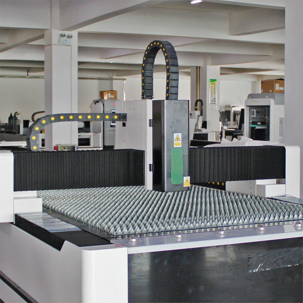 High Efficiency Raycus Fiber Laser Steel Cutting Machine With Raytools