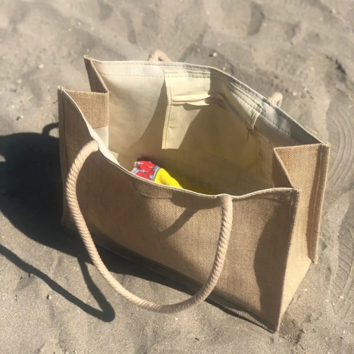 Пляжная сумка, соломенная плетеная пляжная сумка, большая пляжная сумка с широким и внутренним карманом, стильная и удобная, подходит для 2-3 больших полотенец, V