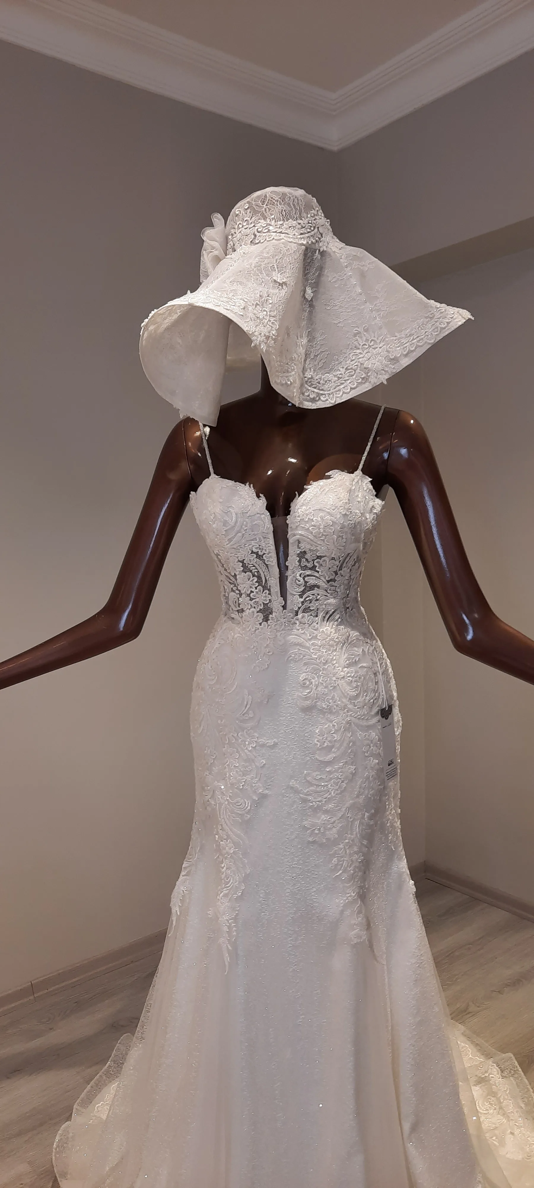 Vestido de novia hecho A mano de sirena con cuello en V, sin mangas, de línea A, de encaje, alta costura, diseño de Usiba