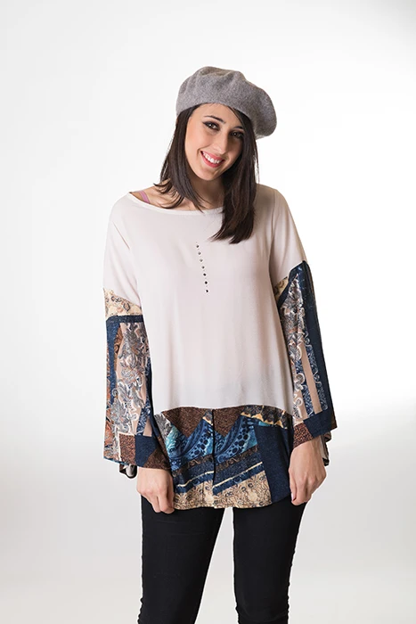 Gift for Mom: Printed Blouse for Young Women Brown Print Long Sleeve Elegant T-shirt Made in crep, viscose and silk knit, it offers an excellent fall. Also large size