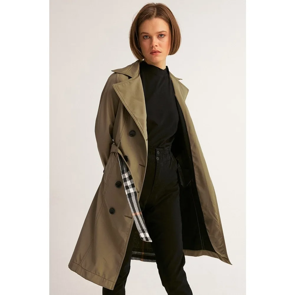 Causal light tan autumn women trench coat Split joint elegant long sleeve coat Plaid long coat with belt windbreaker