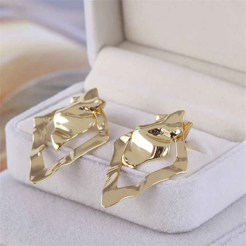 European and American Jewelry Wholesale Fashion Glossy Wave Pattern Leaf Hollow Rhombus Detachable Girl Stud Earrings