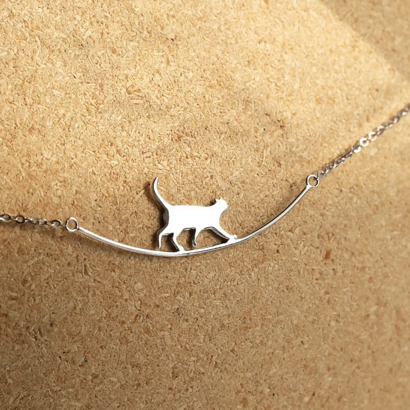 Female Personality Walking Cat Pendant Necklace Cute Animal Kitten Curved Simple Clavicle Chain Necklaces Party Jewelry