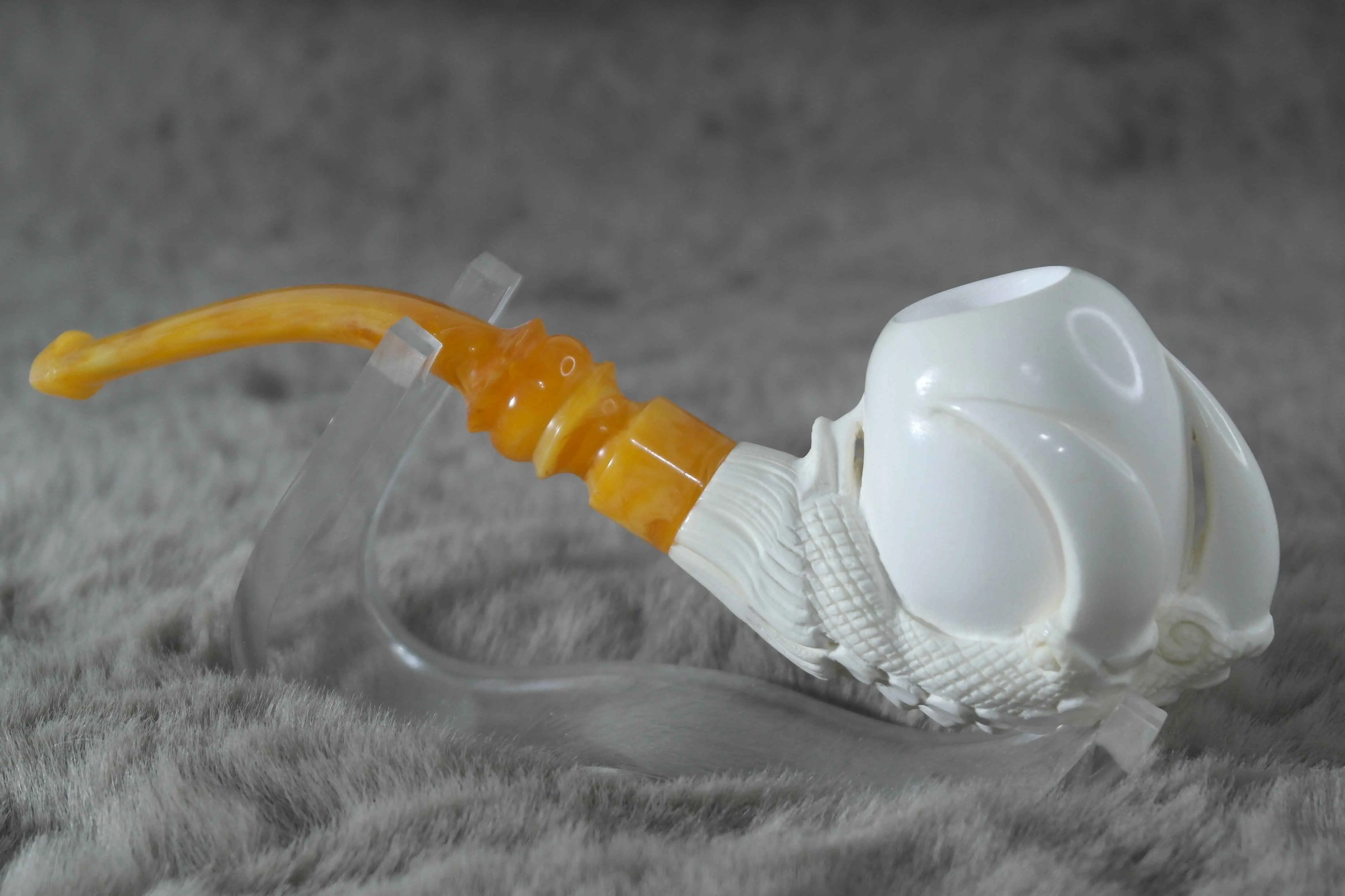 

Handmade Block Meerschaum Eagle Claw Pipe