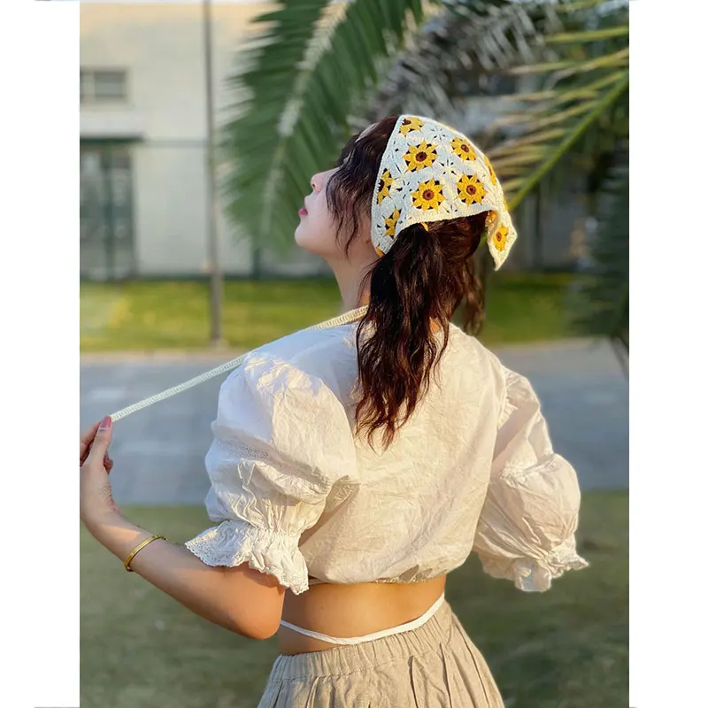 Bufanda triangular de margaritas y flores, diadema tejida hecha a mano de ganchillo, turbante, Bandana, diadema para mujer, accesorios para el cabello, nuevo