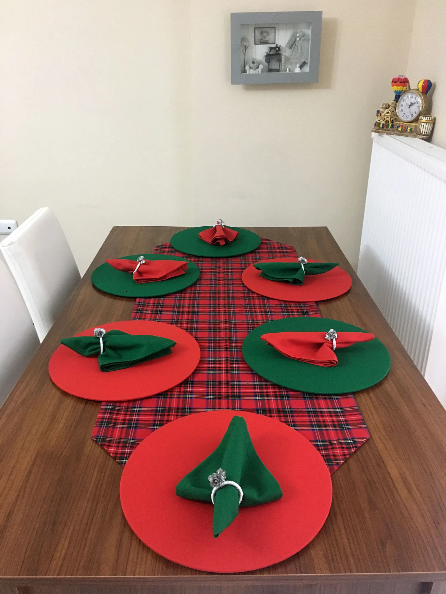 New Year Red Plaid Triangle Runner Circle Suplas Square Napkins Flower Ring Stain Resistant  Celebration Different Combinations