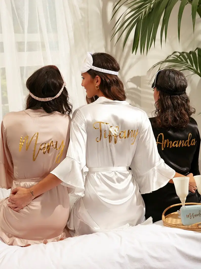 Noiva plissado robes dama de honra nupcial robe personalizado presente da noiva cetim sedoso roupão festa de casamento curto robes dama de honra