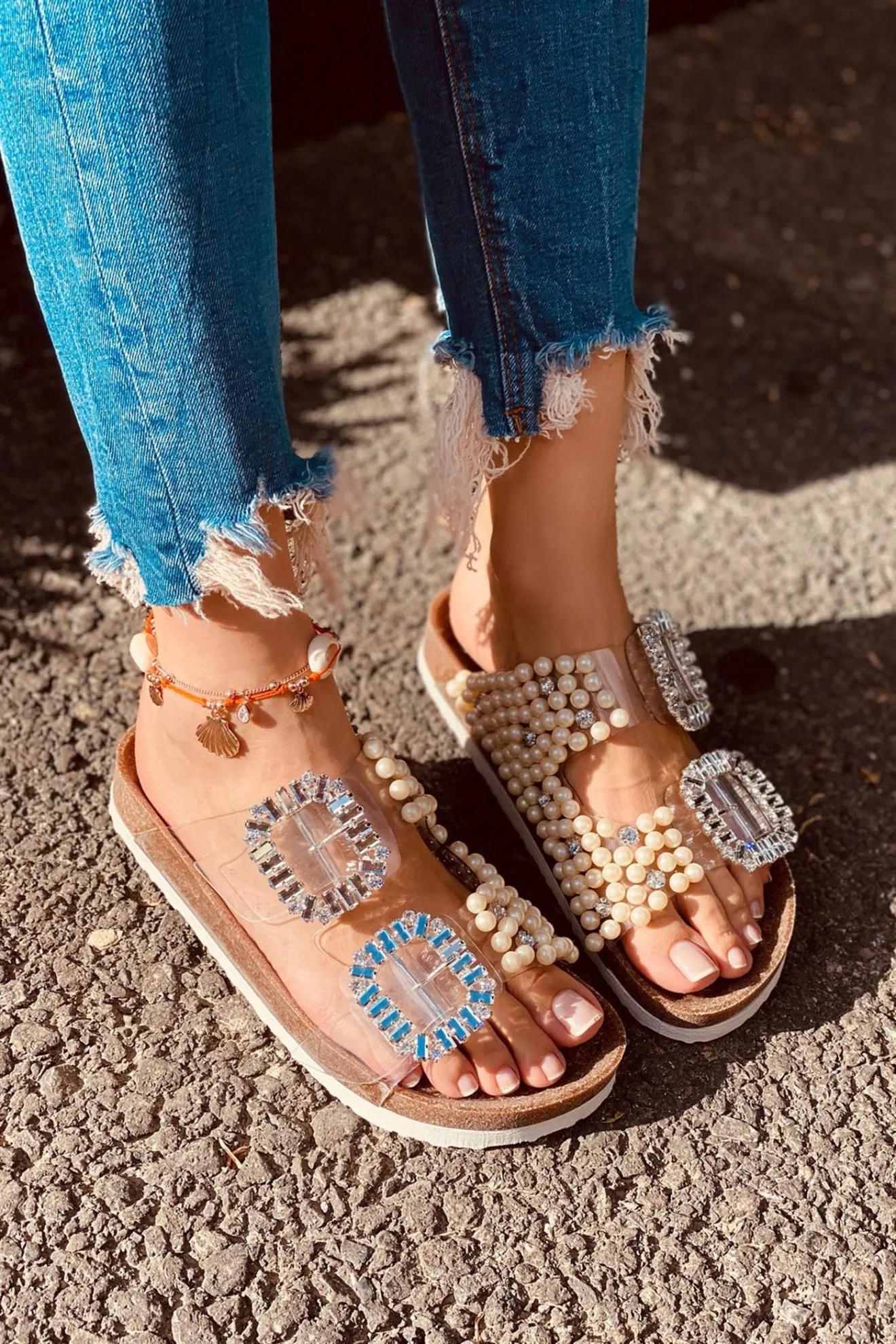 

Pearl Detailed Buckled Slippers Women slippers New summer 2021 Flat bottom Sequins Sandals Thick bottom schoolgirl fashion shoes