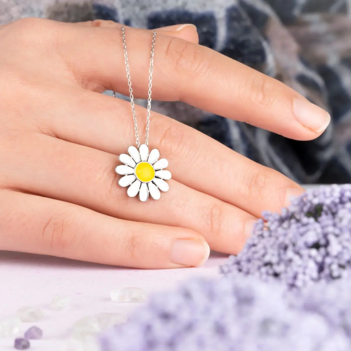 daisy necklace with a luxurious  distinctive design decorated with zircon stone,sterling silver 925, high quality and guaranteed