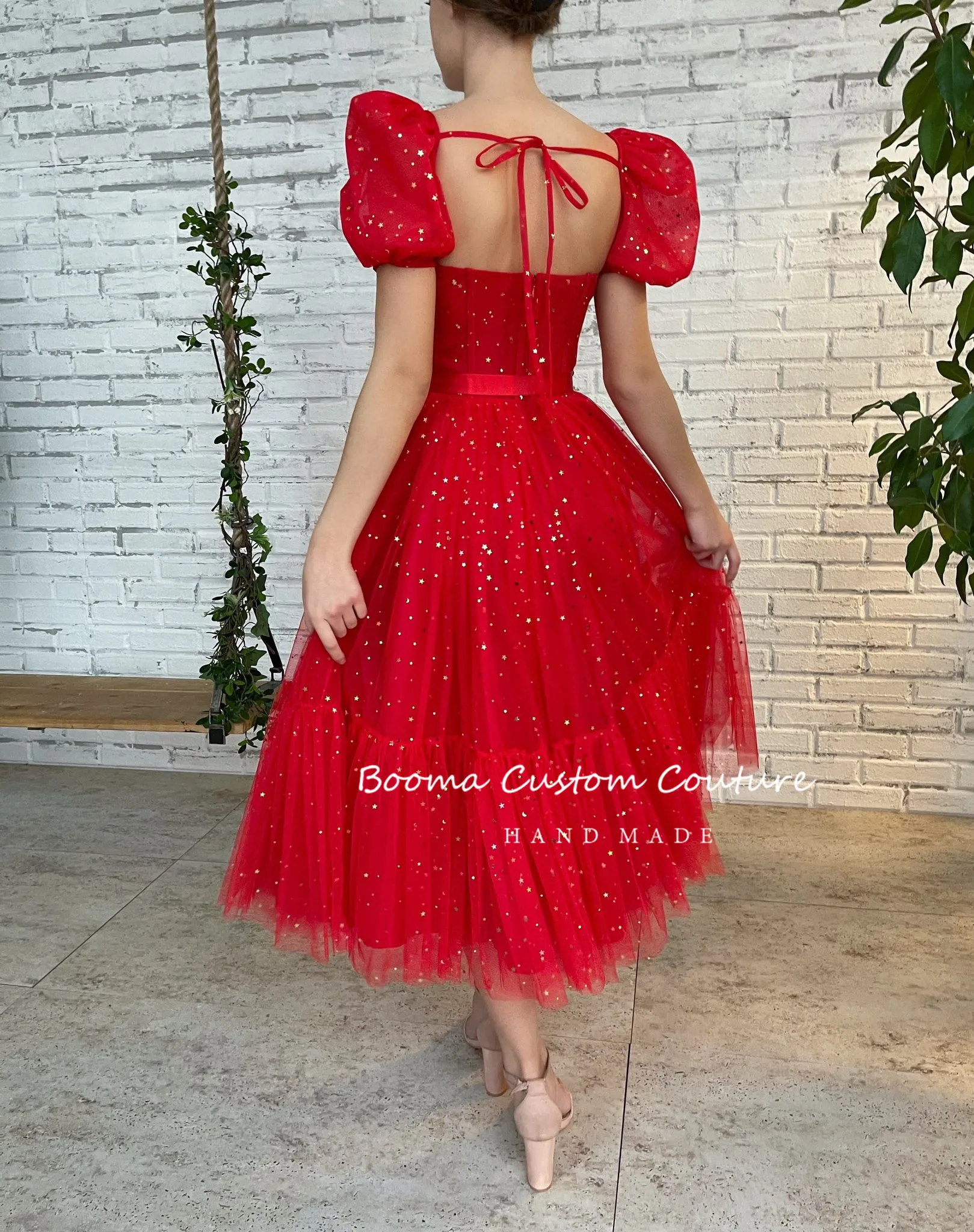 Booma Sparkly Red Starry Tulle Midi Prom Dresses maniche corte Sweetheart Tea-lunghezza A-Line abiti da sera formali con cintura a fiocco