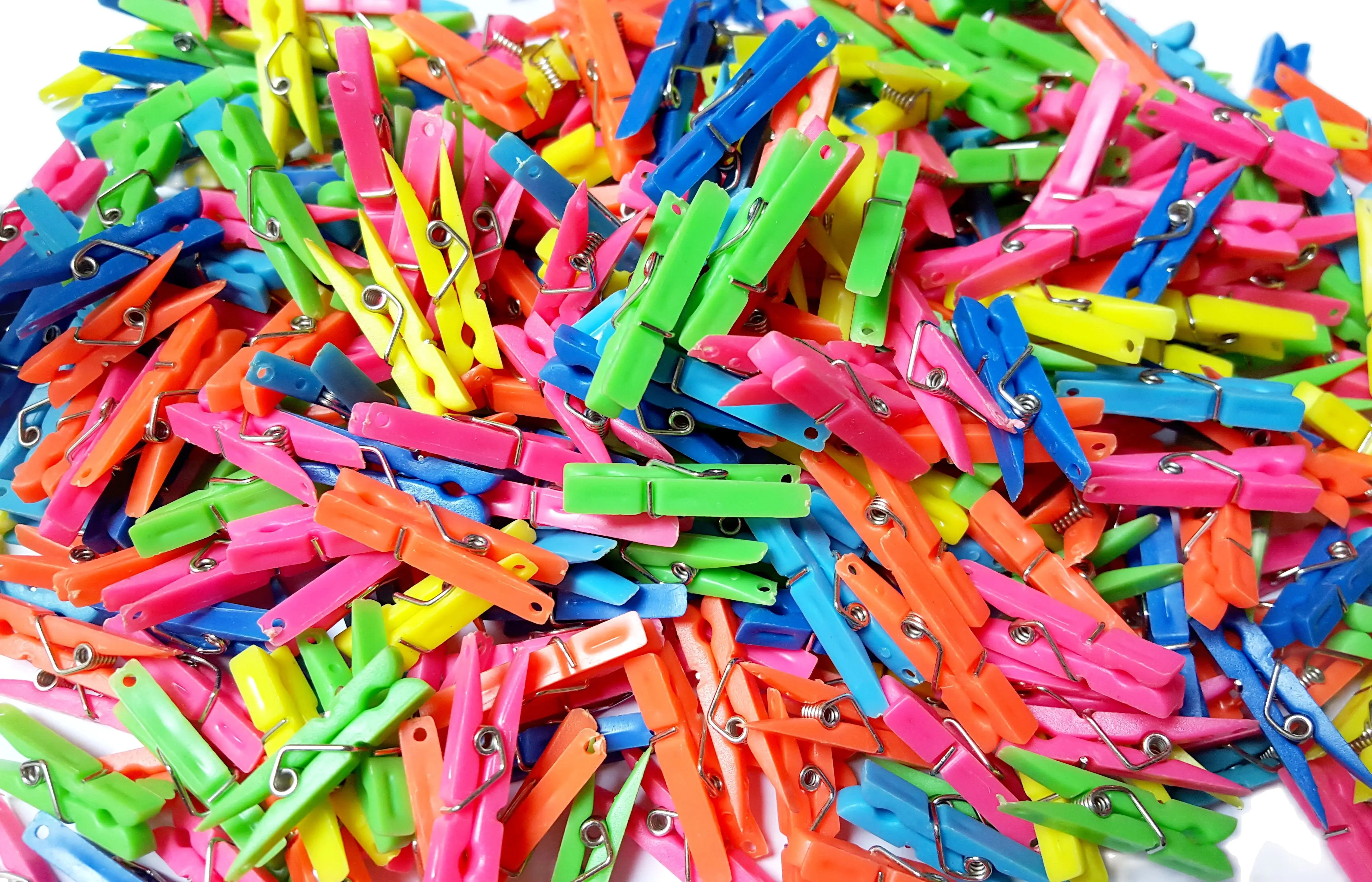 99 Pc Plastic Mini Paper Clip Pegs Vintage Charms Kids Party Favor Pinata Bag Filler Novelty Girl Kids Cup Cake souvenirs gift