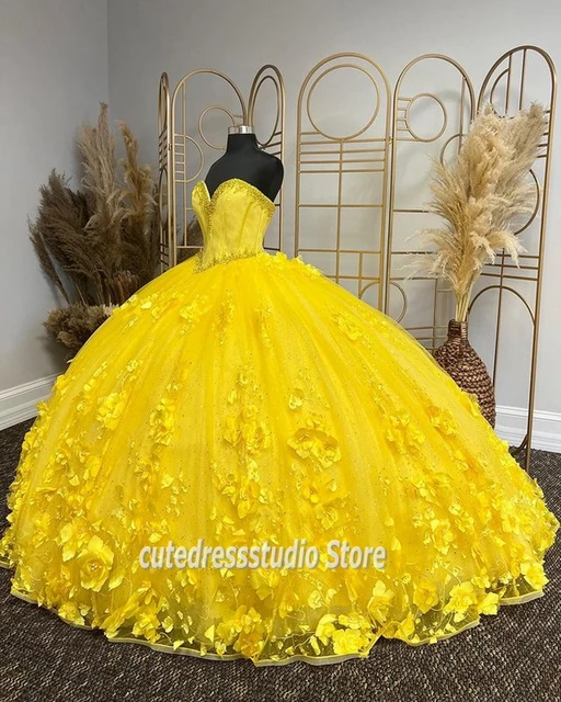 Vestidos de 15 años en color amarillo sale