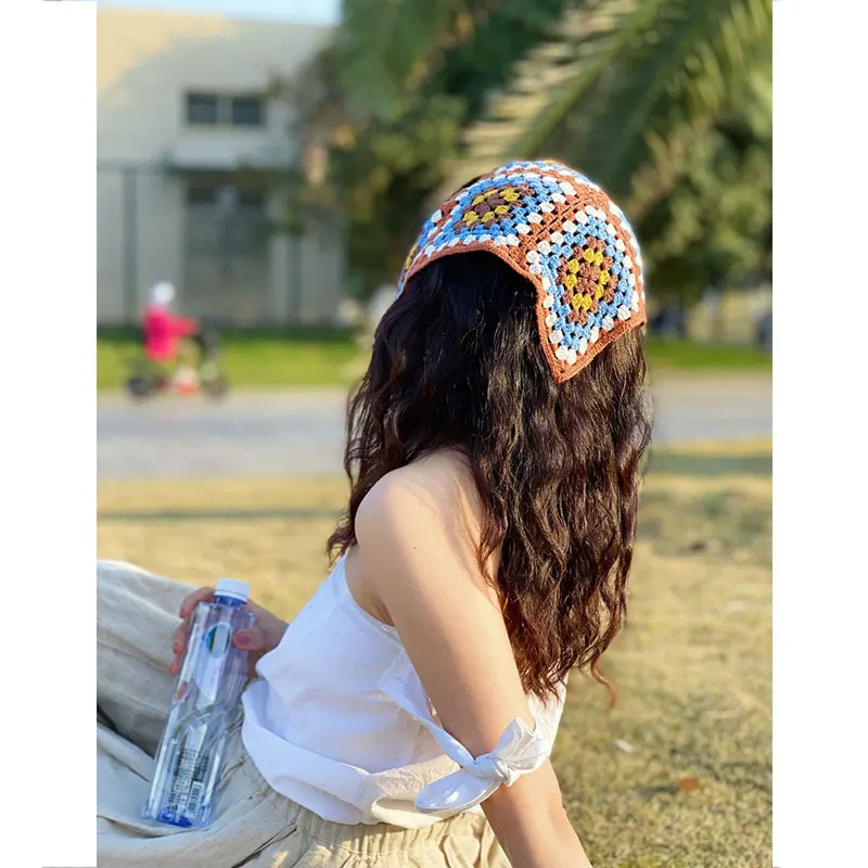 Bufanda triangular de margaritas y flores, diadema tejida hecha a mano de ganchillo, turbante, Bandana, diadema para mujer, accesorios para el cabello, nuevo