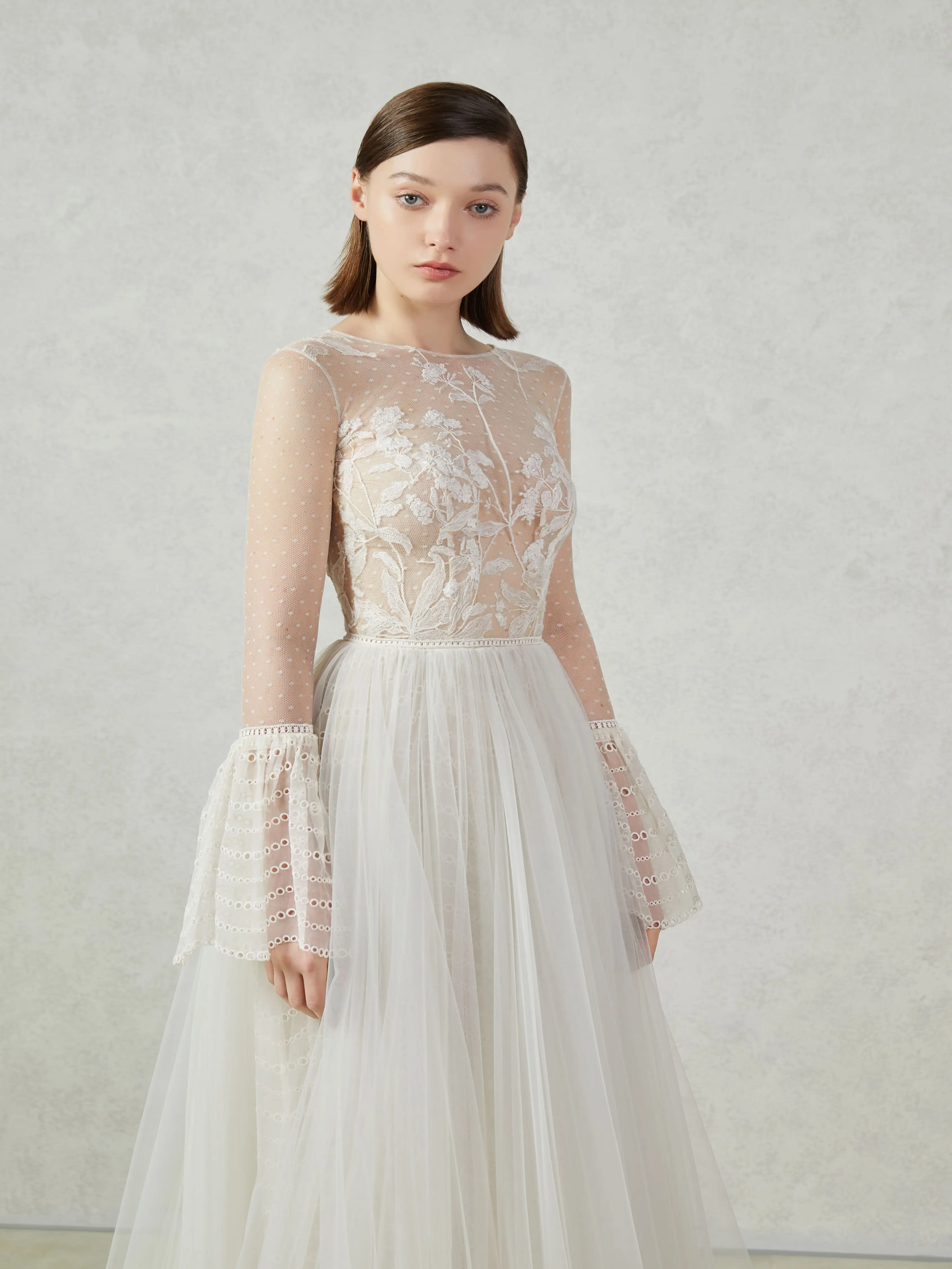 Dreamy Scoop Neckline Puff Sleeves Lace Appliques Aline Wedding Dress Bridal Gown