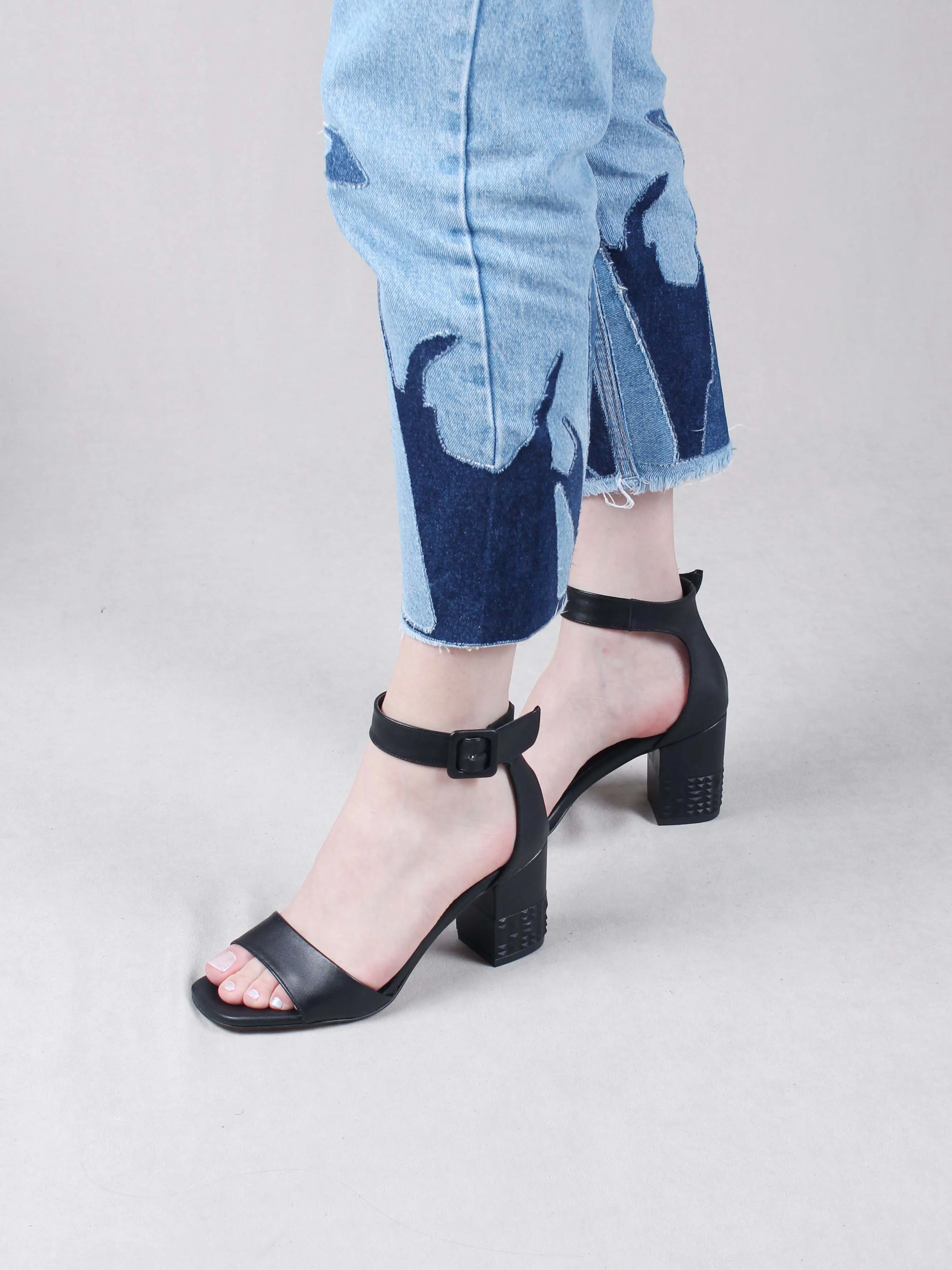 Women's Heeled Sandals Shoes Black Square High Heel Casual Casual Ankle Belt Shoes 2023