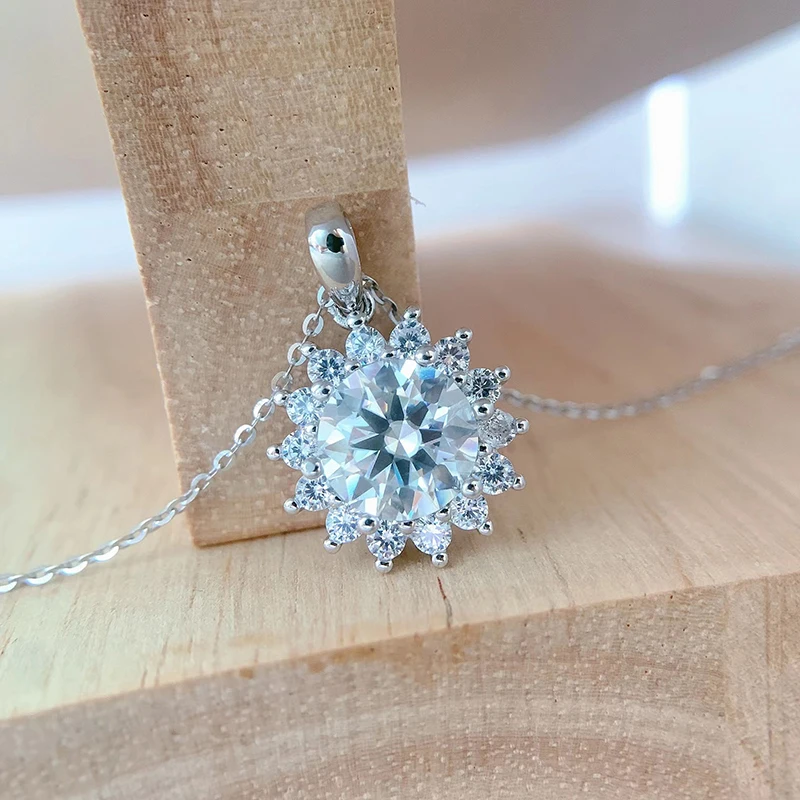 925 Sterling Silver 1-5ct D Color Moissanite Sunflower Necklace Women Jewelry Plated White Gold Pass Diamond Tester Gift